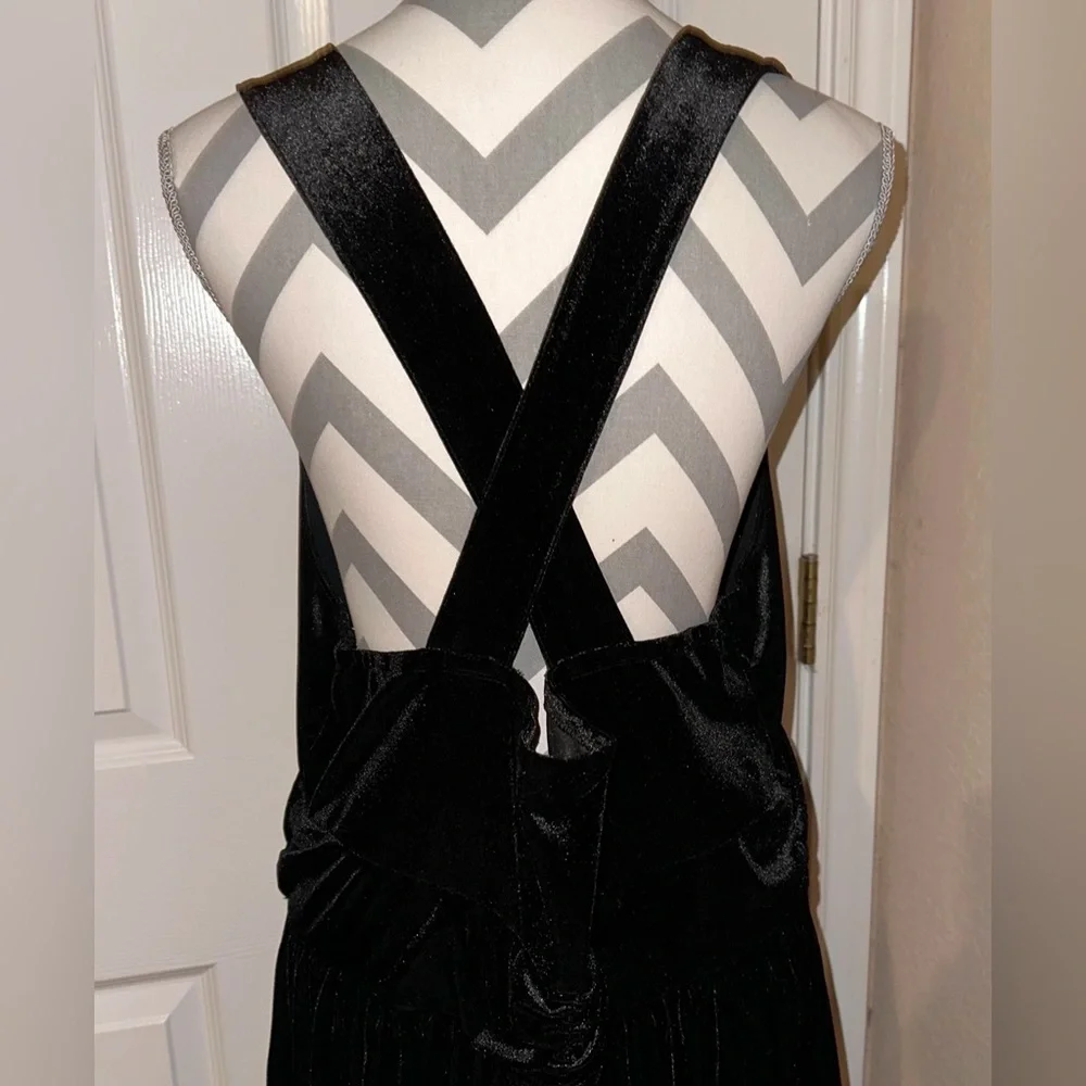 Torrid Black Velvet Surplice Crisscross Back Dress- Size 2-2X - Picture 9 of 13